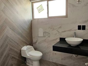 Casa en venta en fraccionamiento al norte de Saltillo, Fracc. Casa de Piedra