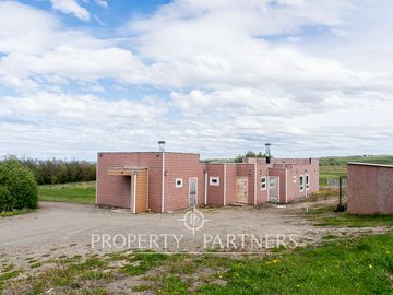 Gran terreno con casa en sector Leñadura