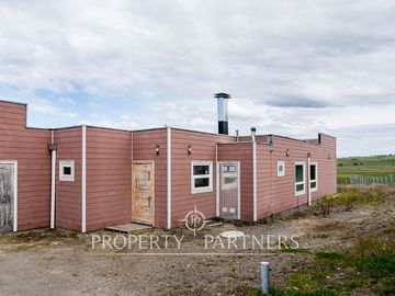 Gran terreno con casa en sector Leñadura