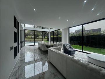 JC- VENTA DE HERMOSA CASA LUJOSA EN PANCE