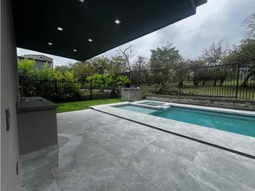 JC- VENTA DE HERMOSA CASA LUJOSA EN PANCE