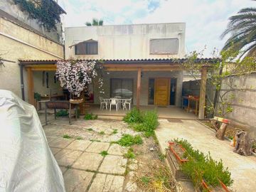Increíble oportunidad, 11D 5B local comercial unido a casa