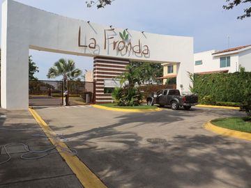 CASA EN VENTA EN LA FRONDA RESIDENCIAL NUEVO VALLARTA