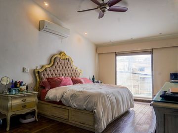 CASA EN VENTA EN LOMAS DEL CAMPESTRE