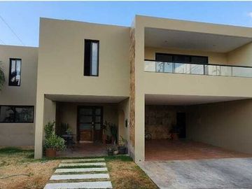 Casa en Venta en privada dentro de Merida