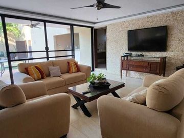 Casa en Venta en privada dentro de Merida