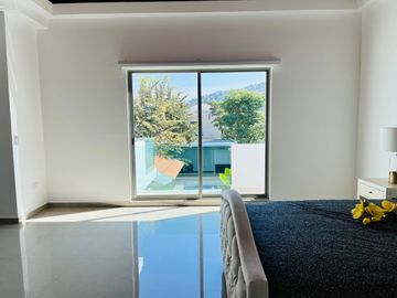 Casa en Fraccionamiento en Lomas de Jiutepec Jiutepec - ROQ-1257-Fr