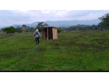 FINCA ENTRE PUERTO BOYACA Y BOLIVAR