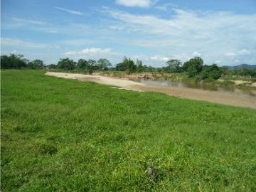 FINCA ENTRE PUERTO BOYACA Y BOLIVAR