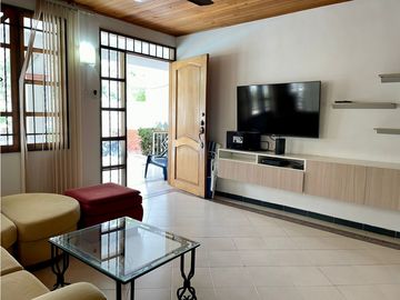 Se vende cabaña en pozos colorados Santa Marta