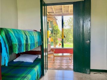 VENTA FINCA FAMILIAR Y DE TURISMO EN MONTENEGRO QUINDIO