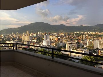Venta Apartamento  en Conjunto Exclusivo de Pinares Pereira