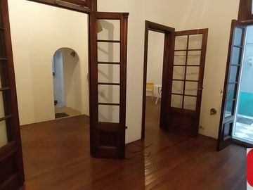 PH en venta 2 amb con patio en Parque Patricios
