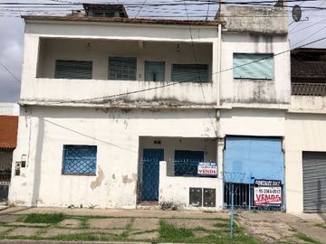 Casa para 2 Familias en venta en Wilde Oeste