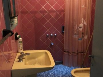 Casa para 2 Familias en venta en Wilde Oeste