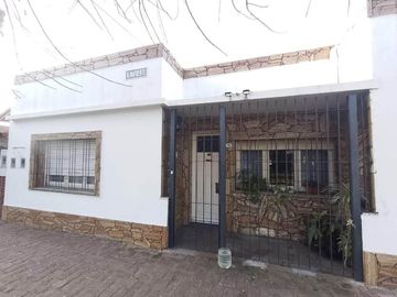Casa en venta en Villa Luzuriaga