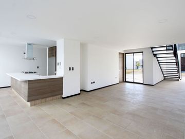 CASA EN LOMAS DE ANGELOPOLIS