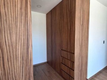 Lujosa Residencia  cerca  del Parque Loro
