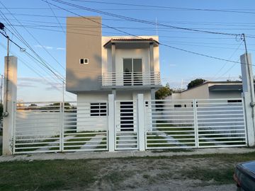 Casa en Venta cerca de Libramiento y 15 minutos de la playa.