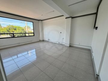 Edificio en venta en Magisterial Vista Bella