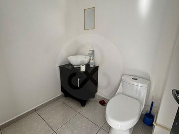 Edificio en venta en Magisterial Vista Bella