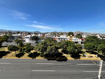 Edificio en venta en Magisterial Vista Bella