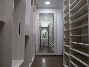 VENTA LUJOSO PH NARVARTE
