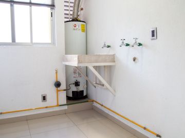 VENTA LUJOSO PH NARVARTE