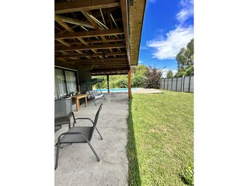 CASA CON PISCINA Y QUINCHO SECTOR PICHOY VALDIVIA
