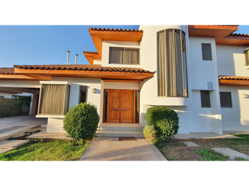 Venta casa aislada 4D 3B condominio Rinconada de Los Andes