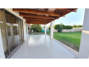 Venta casa aislada 4D 3B condominio Rinconada de Los Andes