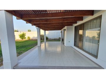 Venta casa aislada 4D 3B condominio Rinconada de Los Andes
