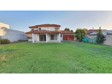 Venta casa aislada 4D 3B condominio Rinconada de Los Andes