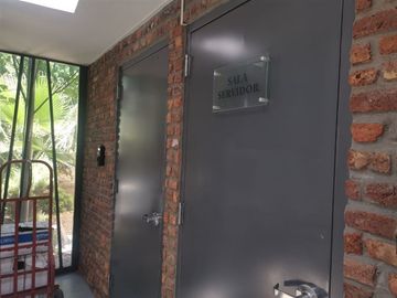 Local Comercial en Venta en VENTA PROPIEDAD COMERCIAL - IDEAL PARA CENTRO DE SALUD U SIMILAR