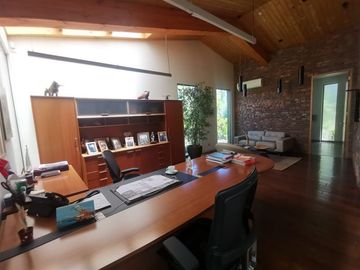 Local Comercial en Venta en VENTA PROPIEDAD COMERCIAL - IDEAL PARA CENTRO DE SALUD U SIMILAR