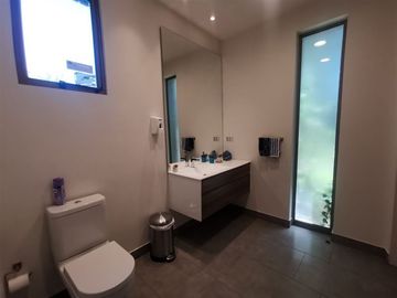 Local Comercial en Venta en VENTA PROPIEDAD COMERCIAL - IDEAL PARA CENTRO DE SALUD U SIMILAR