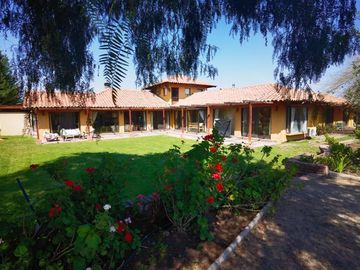 Casa en Venta en Condominio Polo II