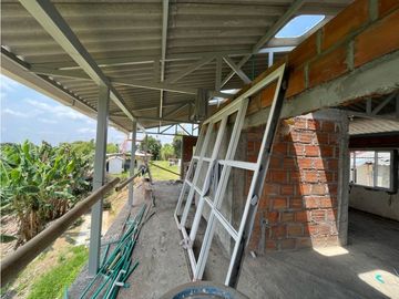 VENDO HERMOSA FINCA AGRO-TURSTICA EN FILANDIA
