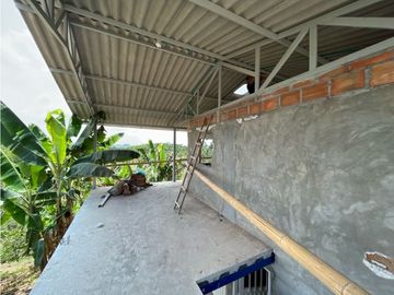 VENDO HERMOSA FINCA AGRO-TURSTICA EN FILANDIA