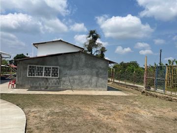 VENDO HERMOSA FINCA AGRO-TURSTICA EN FILANDIA