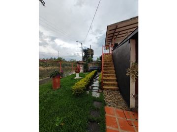VENDO CASA CAMPESTRE EN QUIMBAYA
