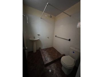 VENDO CASA DE DOS PISOS