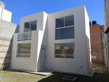 CASA NUEVA CON RECAMARA EN PLANTA BAJA Y JARDIN CERCA DE CRUZ DEL SUR PUEBLA