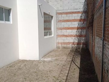 CASA NUEVA CON RECAMARA EN PLANTA BAJA Y JARDIN CERCA DE CRUZ DEL SUR PUEBLA