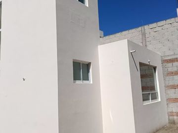 CASA NUEVA CON RECAMARA EN PLANTA BAJA Y JARDIN CERCA DE CRUZ DEL SUR PUEBLA
