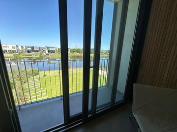 VENTA CASA 6 ambientes en Barrio Acacias - Puertos del Lago