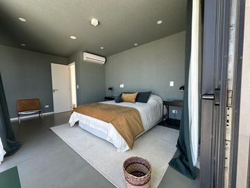 VENTA CASA 6 ambientes en Barrio Acacias - Puertos del Lago