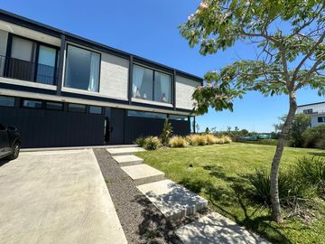 VENTA CASA 6 ambientes en Barrio Acacias - Puertos del Lago