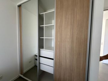 VENTA CASA 6 ambientes en Barrio Acacias - Puertos del Lago