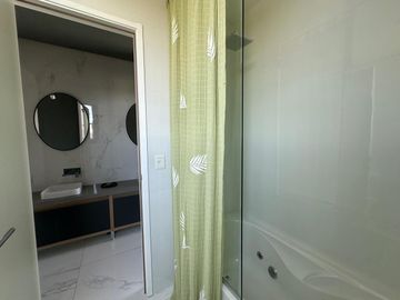 VENTA CASA 6 ambientes en Barrio Acacias - Puertos del Lago